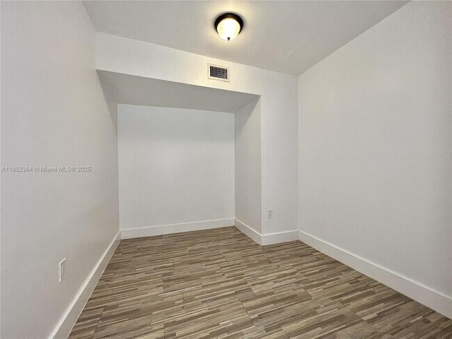 Building Photo - 877 80th St