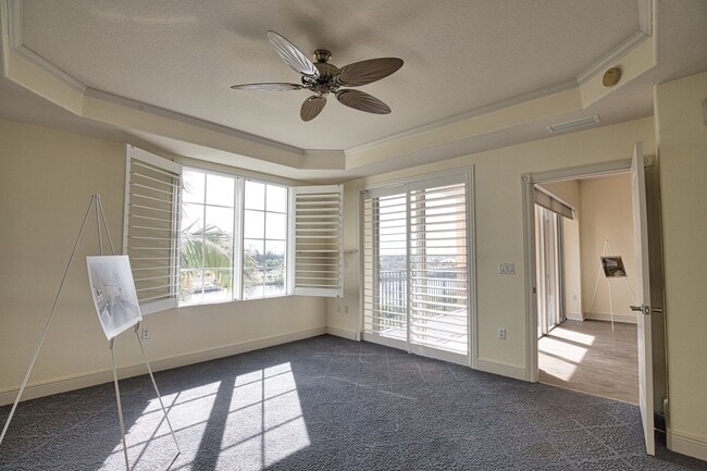 Building Photo - Annual Unfurnished 2 Bedroom 2 Bathroom with a Flex Room in The Waterfront on Venice Island!