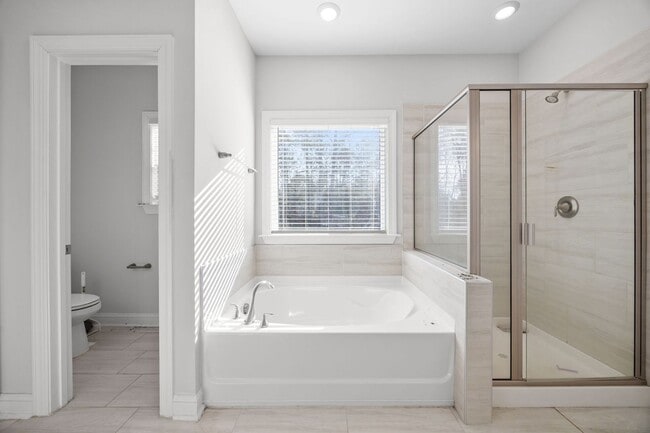 Building Photo - Modern 5-Bed, 4-Bath Family Home with Garage & Pool Access – Devon Square