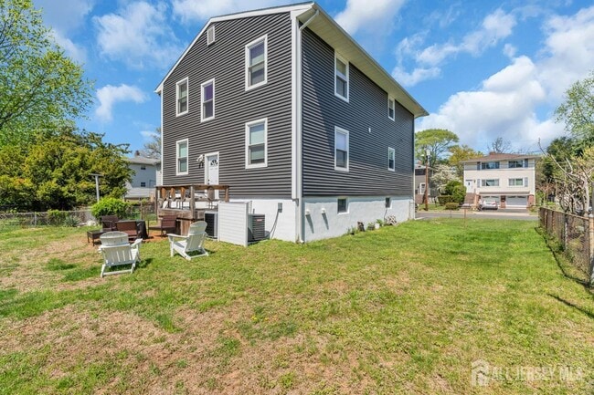 Building Photo - 36 Van Buren Ave