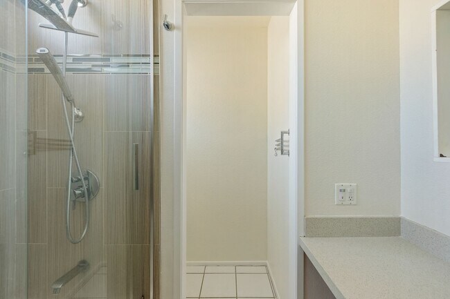 Building Photo - Tri-Level Townhome with Bonus Room | Ranch Los Charcos