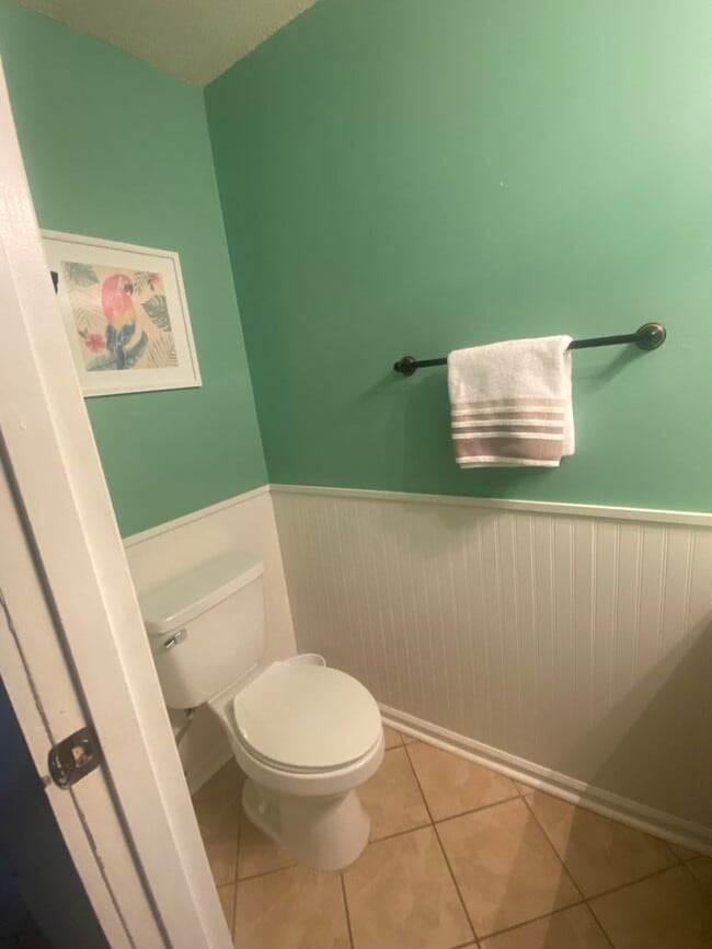 Building Photo - Golf Colony 12 F