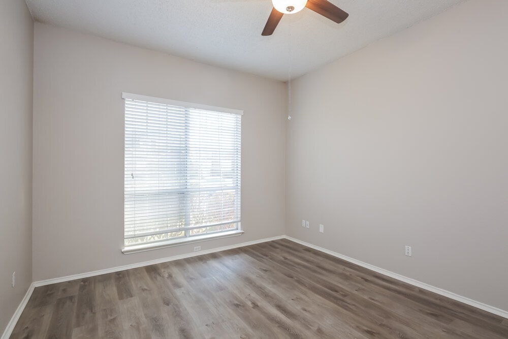 Building Photo - 1511 Springwood Dr