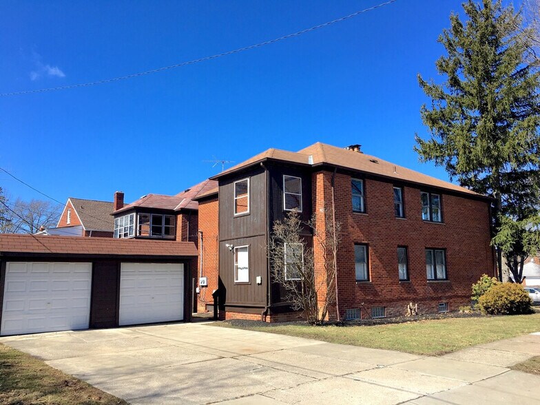 Building Photo - 2199 Cranston Rd