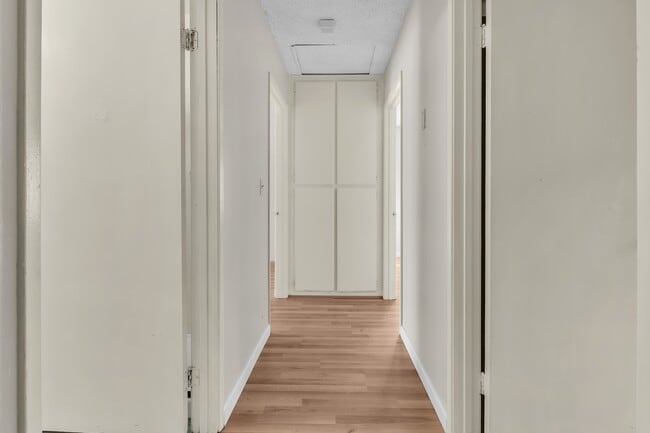 Building Photo - 1688 Bruin St