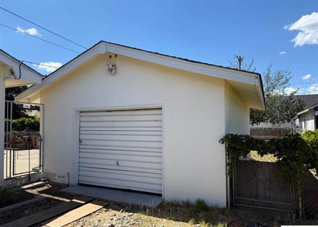 Building Photo - 328 Minckler Ave