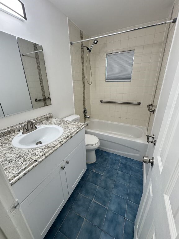 Building Photo - 4742 Myrtle Dr