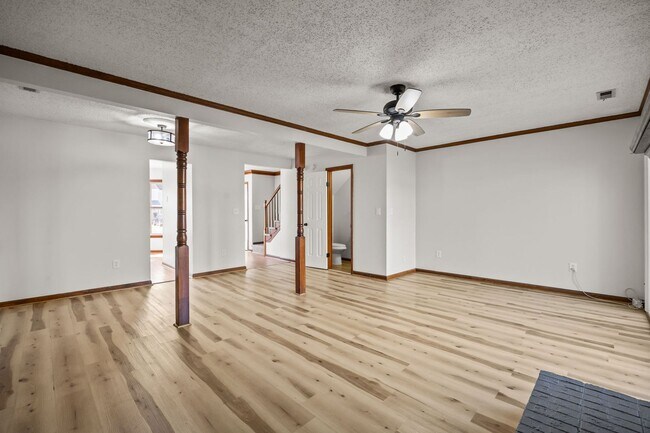 Building Photo - Charming 2 Bed, 2.5 Bath Townhouse for Rent in Virginia Beach!