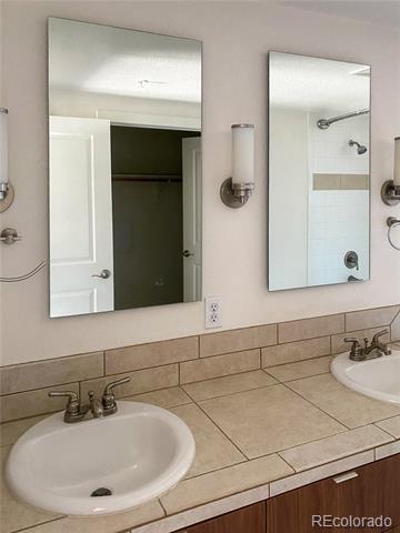 Building Photo - 2240 Clay St