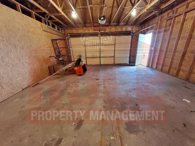 Building Photo - 512 E Atlantic St