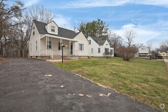 Building Photo - Spacious 4-Bedroom Single Family Home