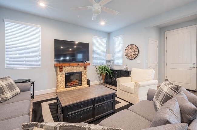 Building Photo - 588 Rosa Monte Wy