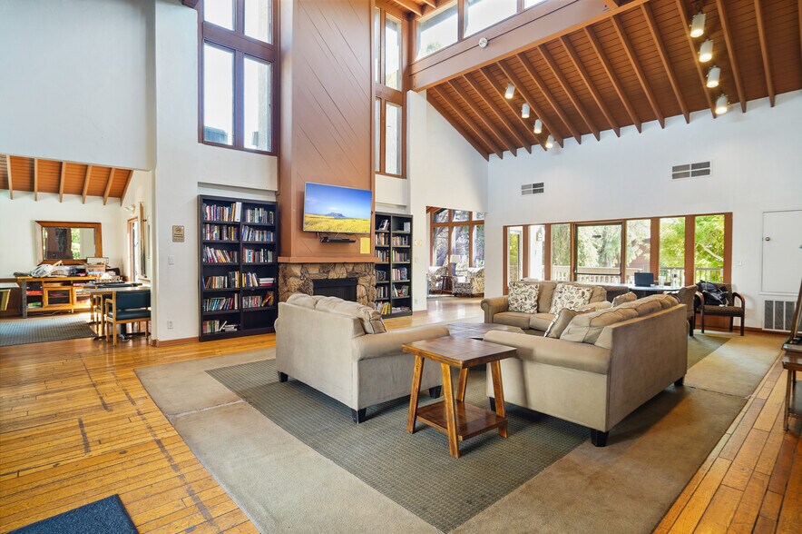 Building Photo - 9103 Summertime Ln