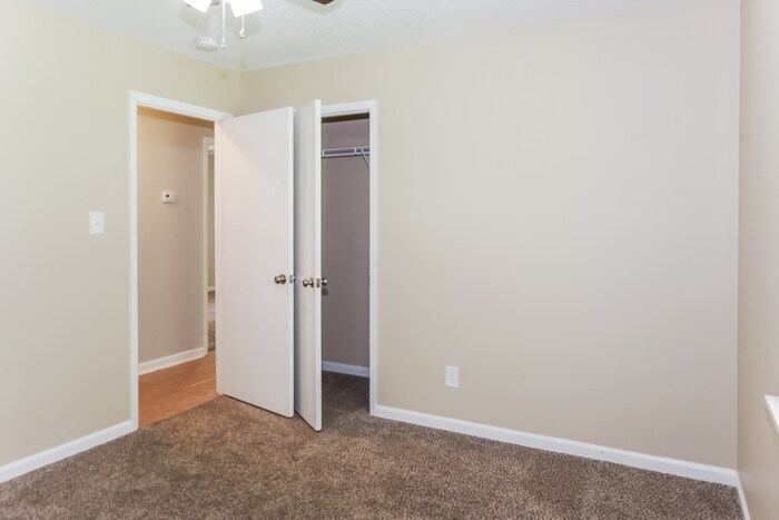 Building Photo - 507 Plum Dr SW
