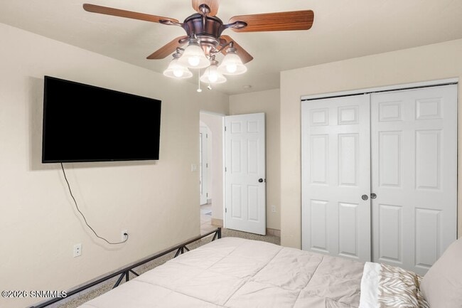 Building Photo - 2561 Desert Cove Pl