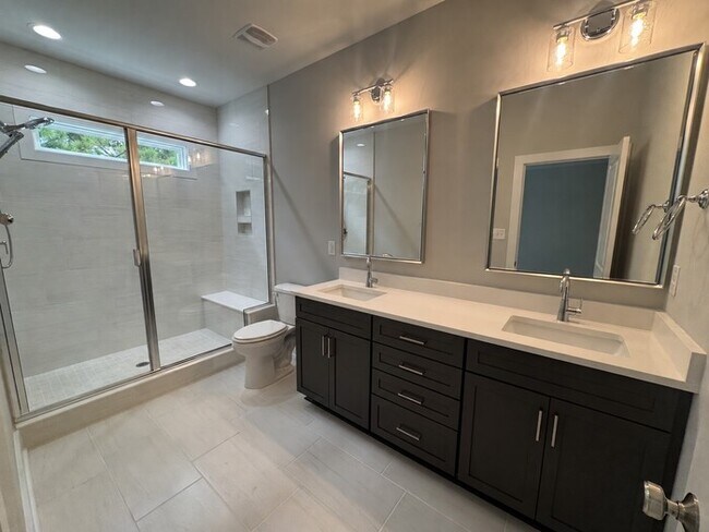Building Photo - 3 Bed 2.5 Bath Brand New Townhome