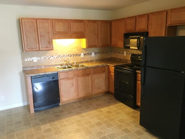 Building Photo - 512 Luxury Dr