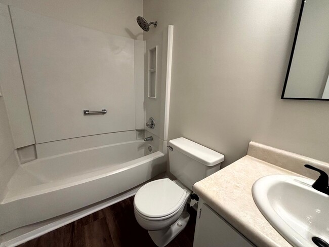 Building Photo - 1003 Madiera Ct