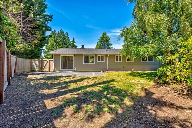 Building Photo - Lynnwood Rambler