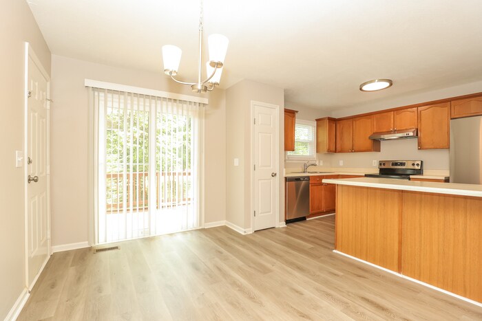 Building Photo - 415 Country Village Dr