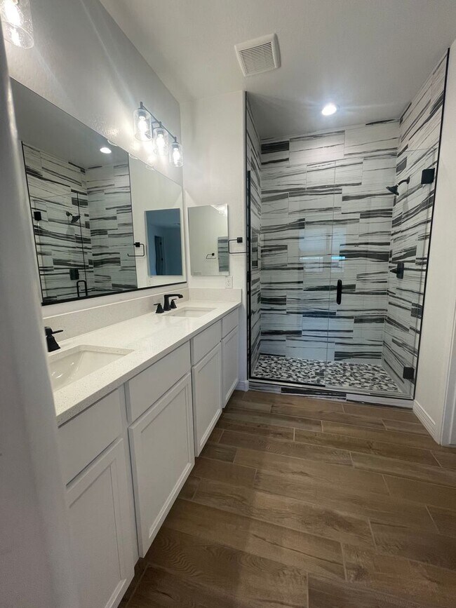 Building Photo - 13419 W Crimson Ter