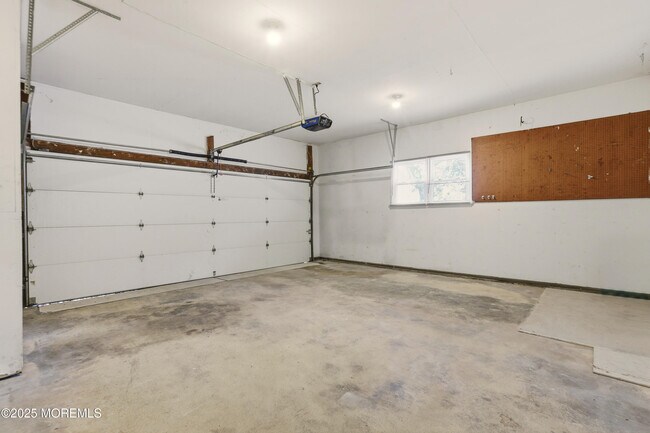 Building Photo - 601 Duchess Ct