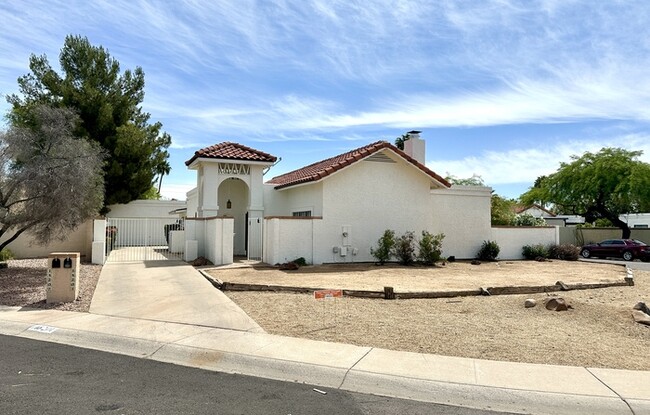Primary Photo - Fantastic corner lot in Santiago