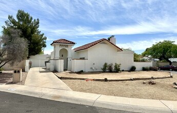 Building Photo - Fantastic corner lot in Santiago