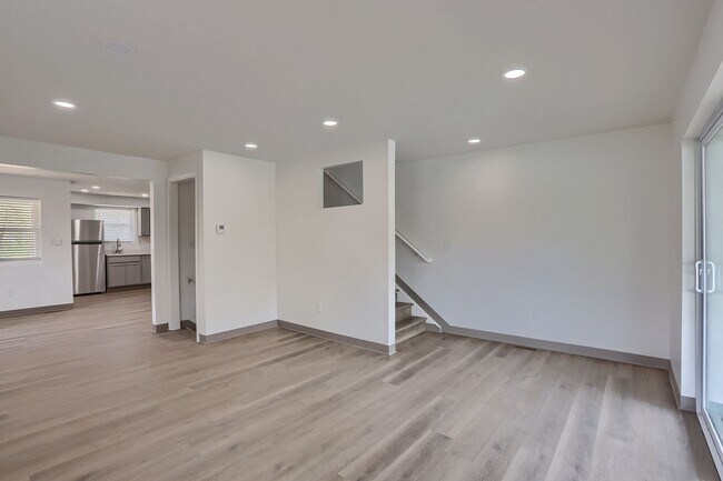 Building Photo - 153 Kathleen Dr