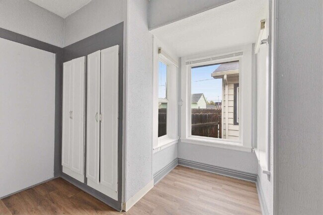 Building Photo - 1 Bed 1 Bath in Delmar Parkway!