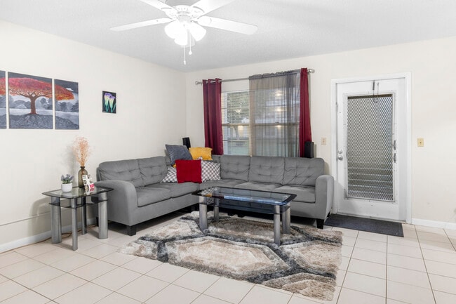 Building Photo - 505 Mansfield M