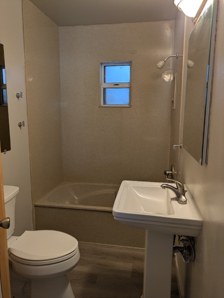 Building Photo - 1465 W Prince Rd