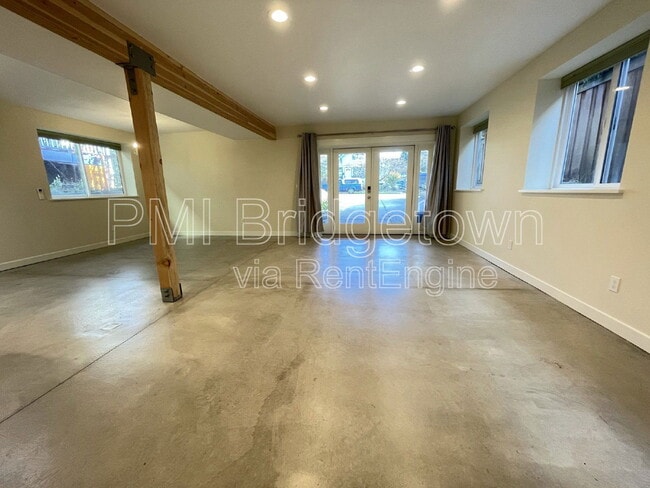 Building Photo - 1531 SE 48th Av