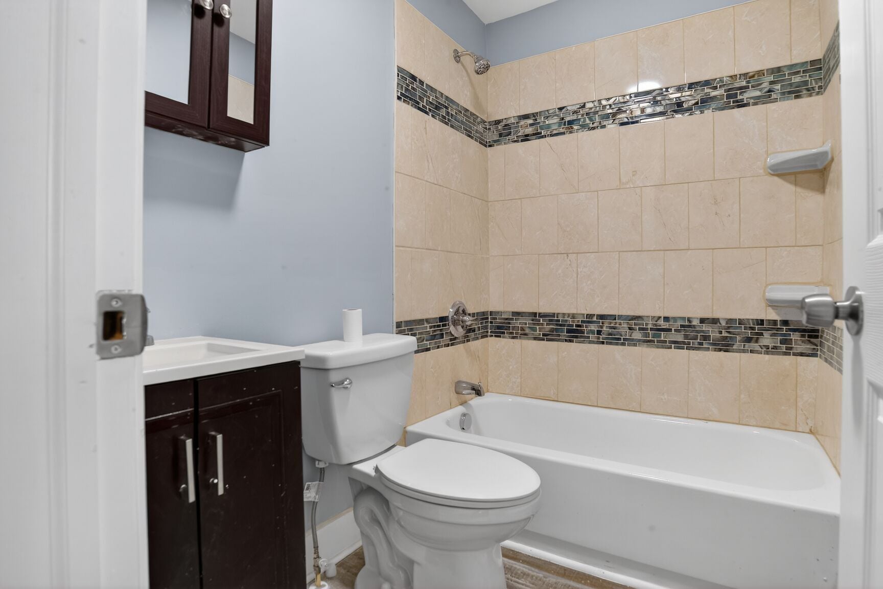 Building Photo - 3335 Lyndale Ave