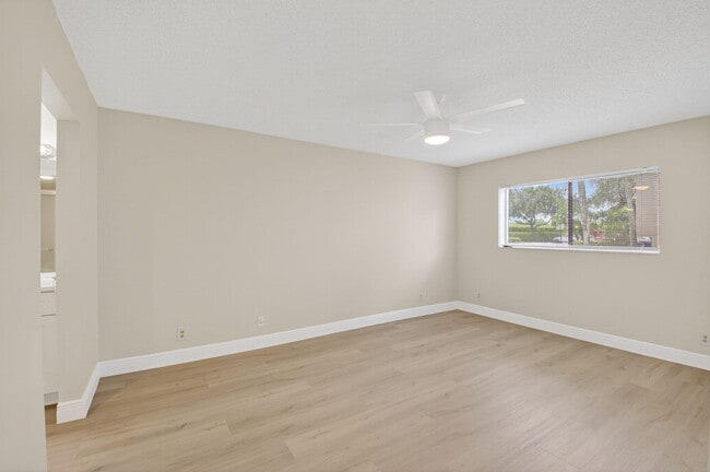 Building Photo - 5574 Witney Dr