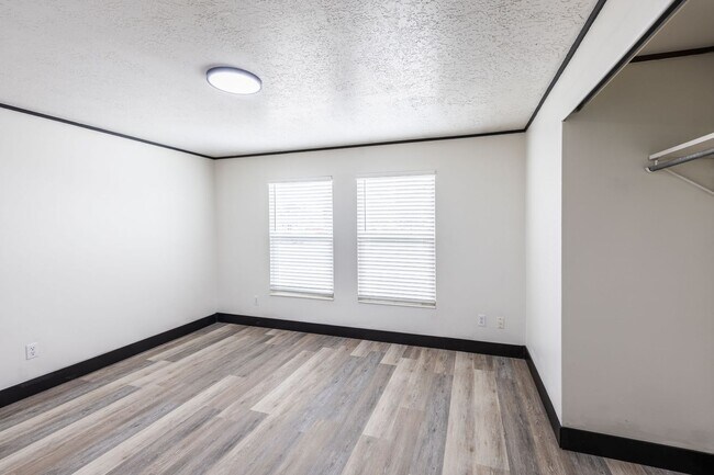 Building Photo - $300 off first month for February move-ins -  New Renovation 2 Bed 1 Bath with partially finished...