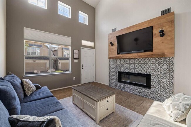 Building Photo - 20980 Waterside Dr