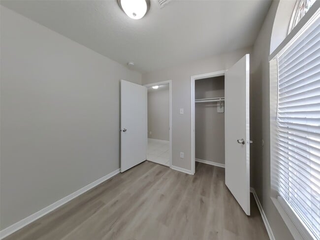 Building Photo - 1518 Carbonear Dr