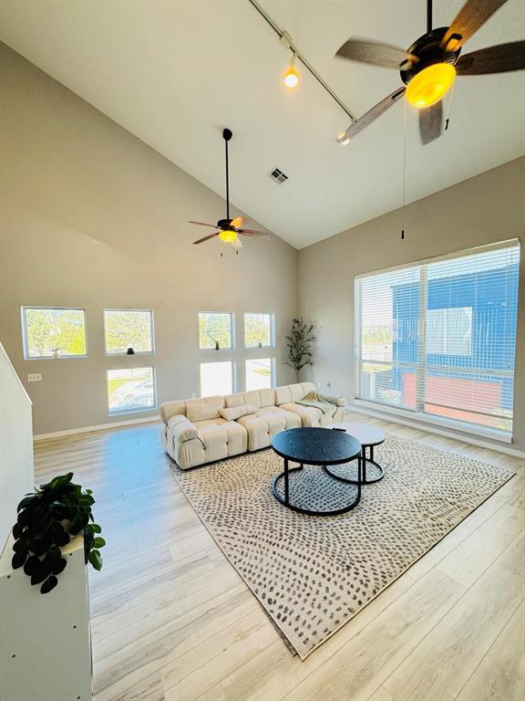 Building Photo - 6908 Yellowstone Way Dr