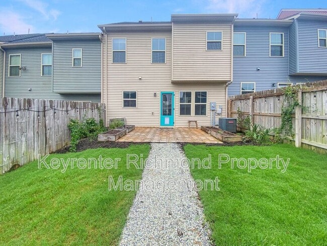 Building Photo - 16512 Thornapple Aly