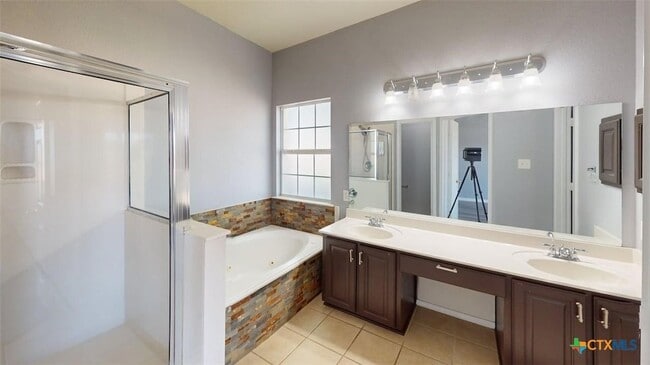 Building Photo - 701 Black Hills Trail
