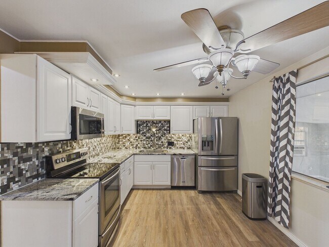 Building Photo - Gorgeous home in Westminster!