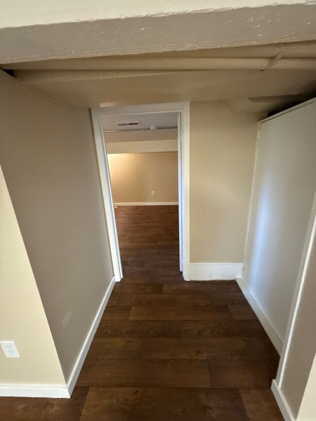 Building Photo - 1615 D St NE