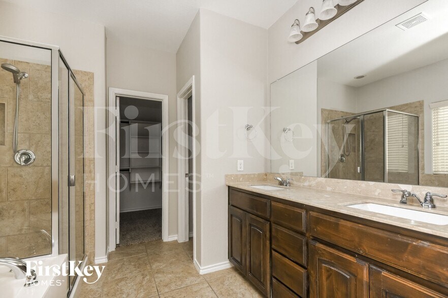 Building Photo - 1721 Jacona Trail