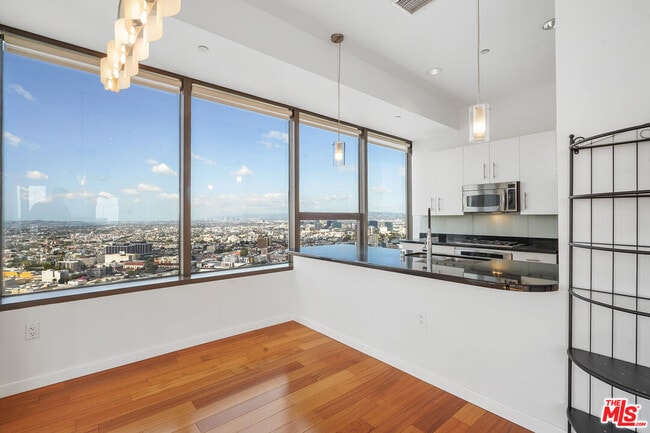 Building Photo - 1100 Wilshire Blvd