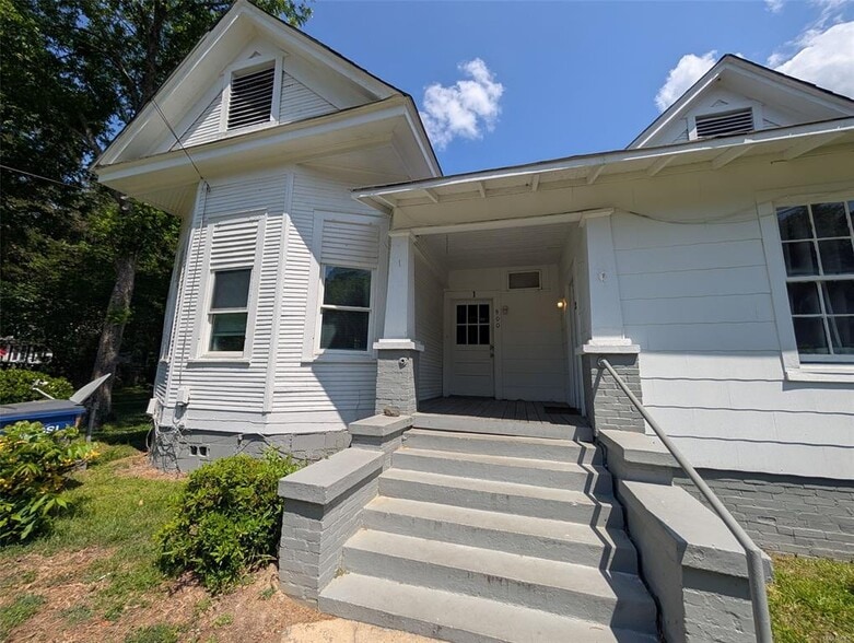 Building Photo - 900 W Tuskeena St