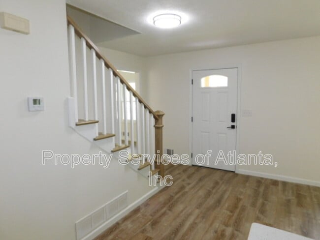 Building Photo - 4505 Myrtle Hill Rd NE