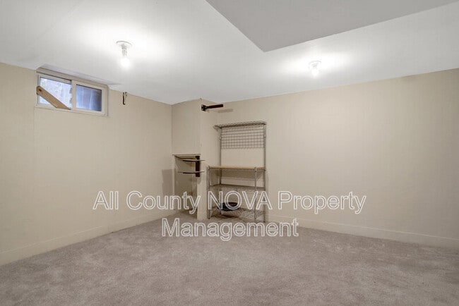 Building Photo - 2238 Farrington Ave