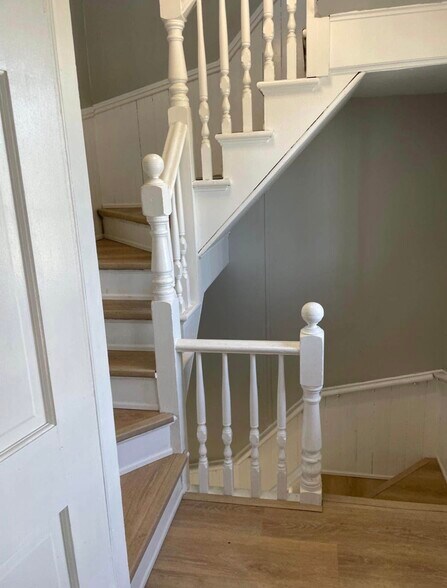 Shared stairwell - 292 Grove St