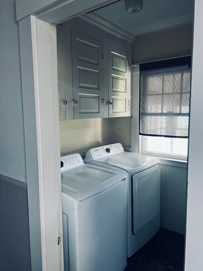 Building Photo - 214 Sabattus St